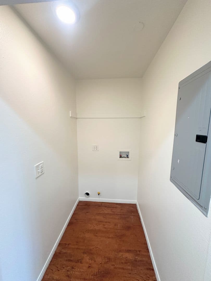 Los Angeles Apartment: 1122 W. 93rd St.