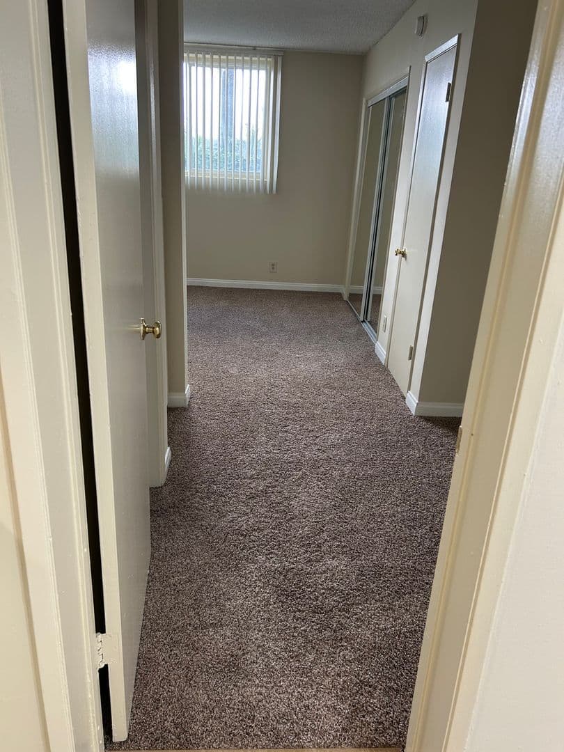 Northridge Apartment: 18550 Prairie St.