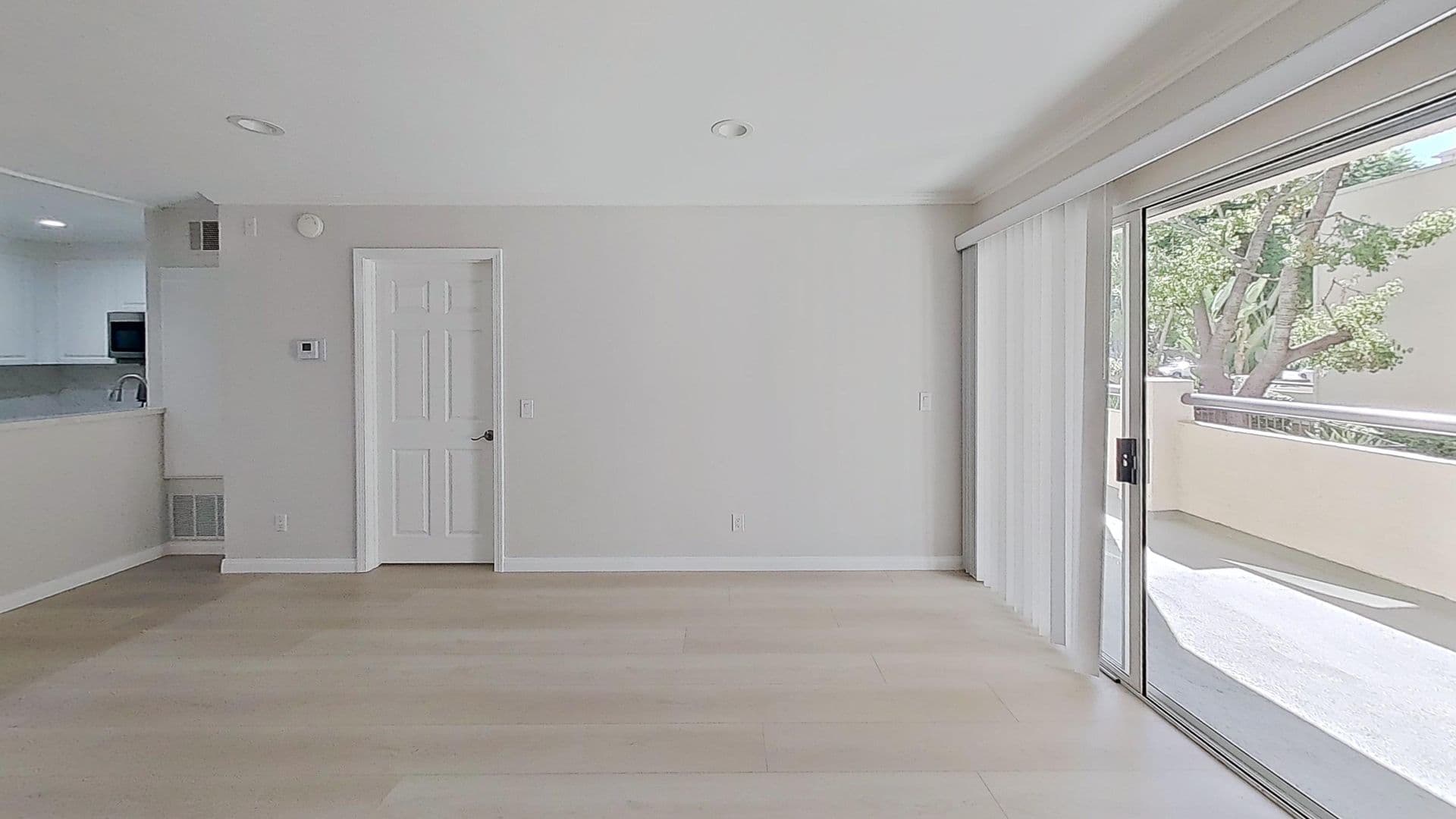 Woodland Hills Condo: 21450 Burbank Blvd. #120