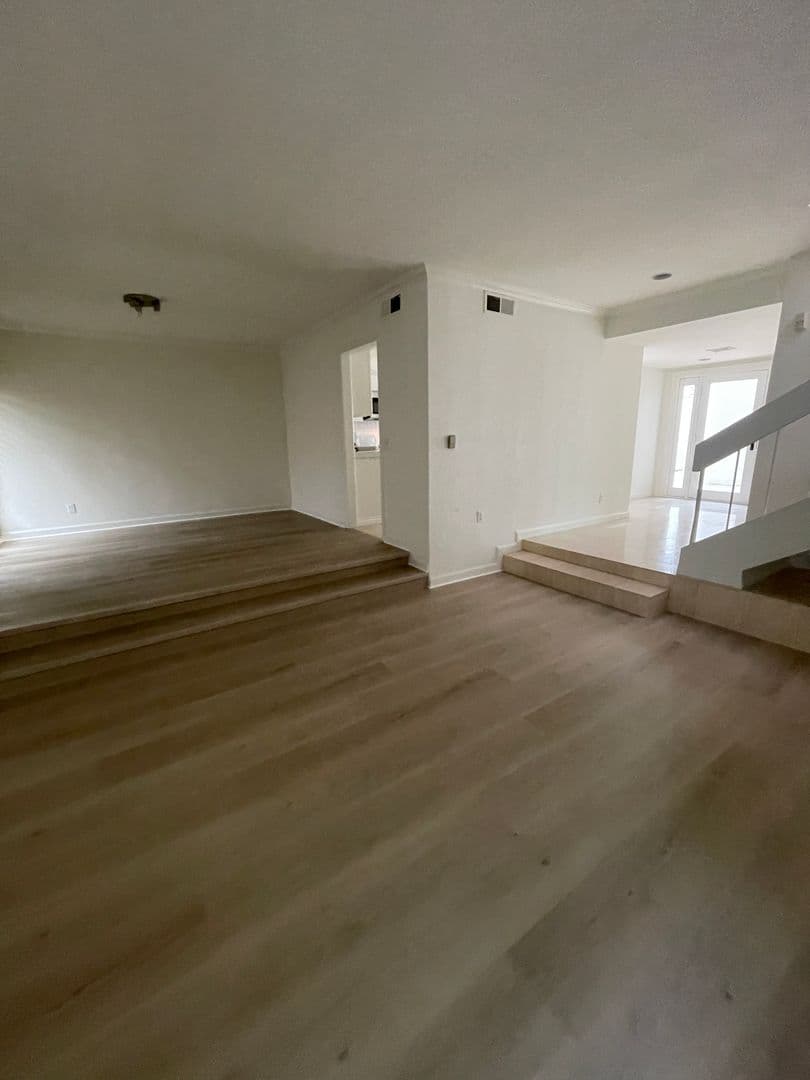 Corona Del Mar Condo: 19 Crest Circle  #19