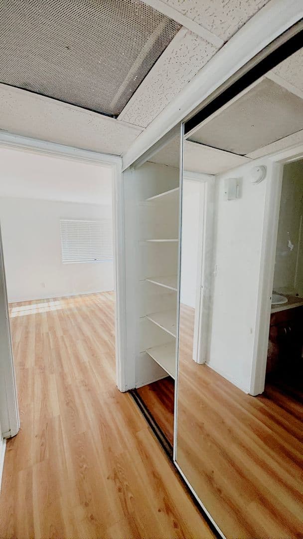 North Hollywood Apartment: 5250 Bellingham Ave.