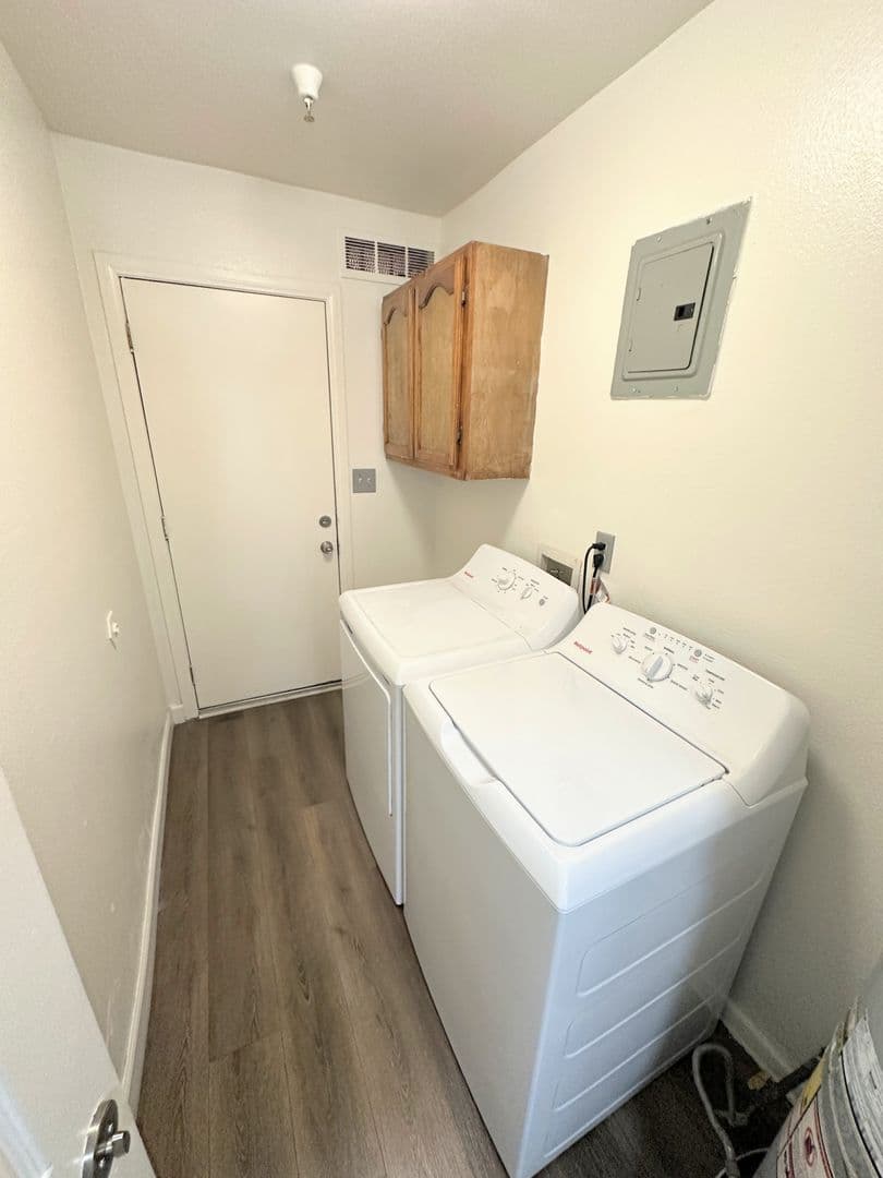 Los Angeles Apartment: 2051-2053 54th St. - 2051