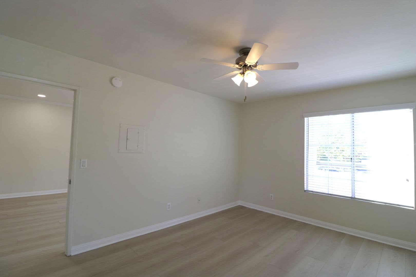 Woodland Hills Condo: 5545 Canoga Ave Unit 106