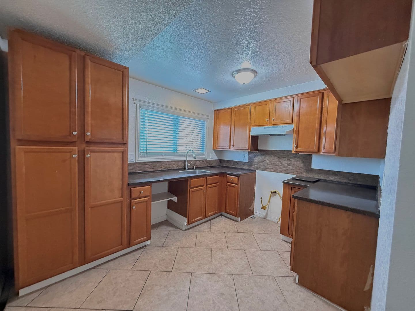 Redlands Apartment: 1109 Post St.