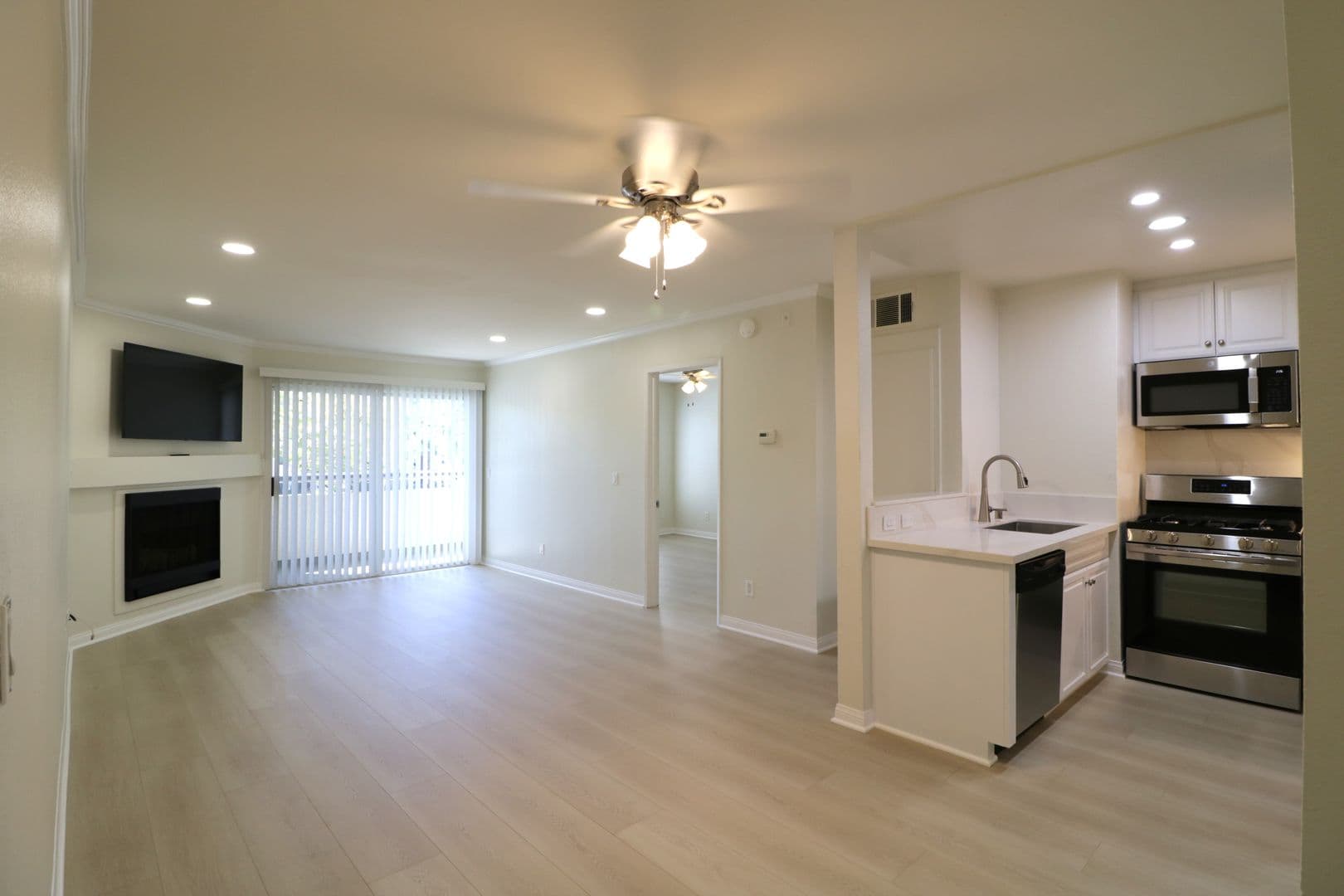Woodland Hills Condo: 5545 Canoga Ave Unit 106