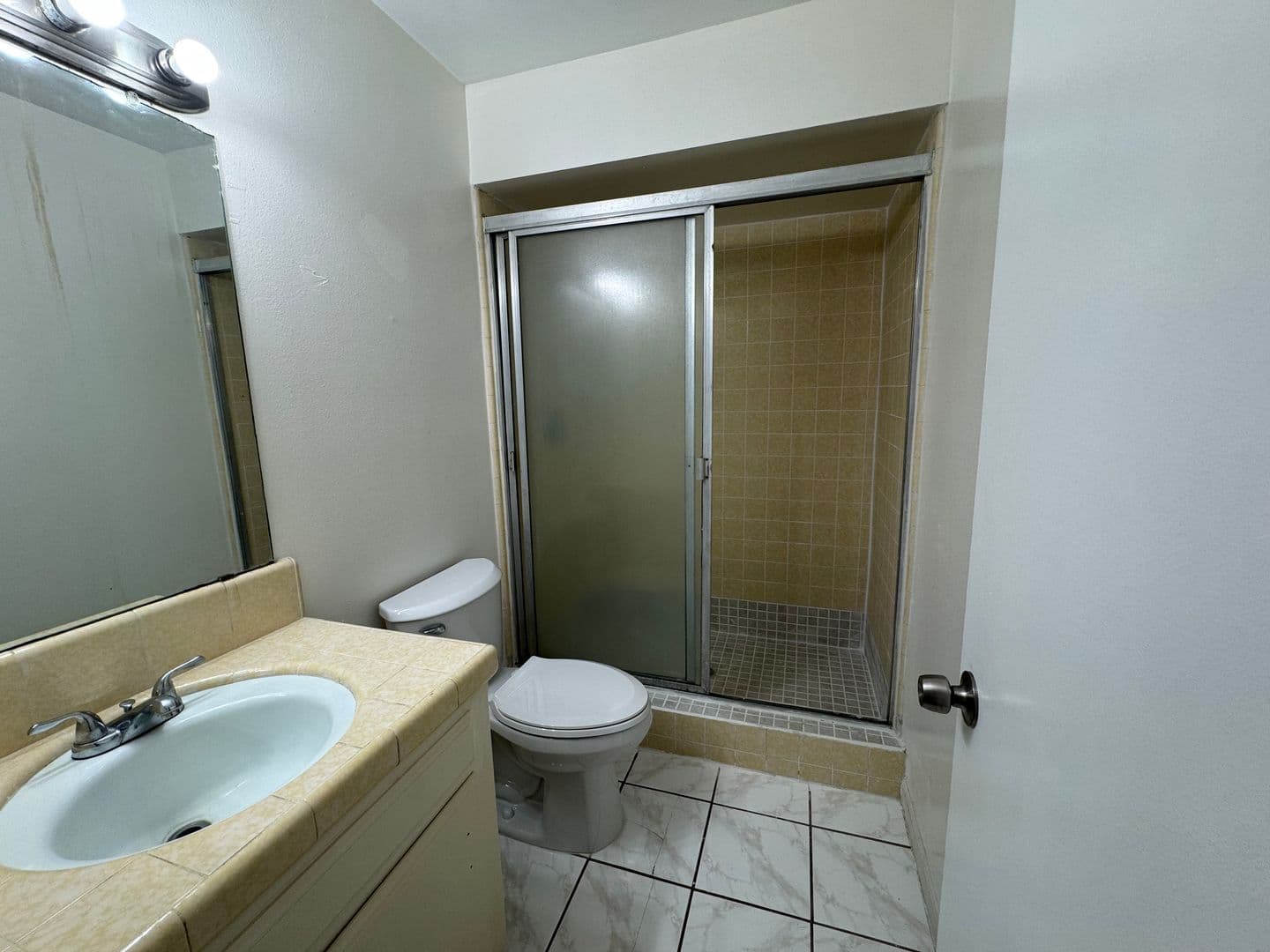 Bakersfield Apartment: 4400 Tierra Verde St.