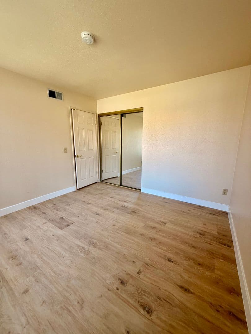 Newbury Park House: 228 Eagle View Place
