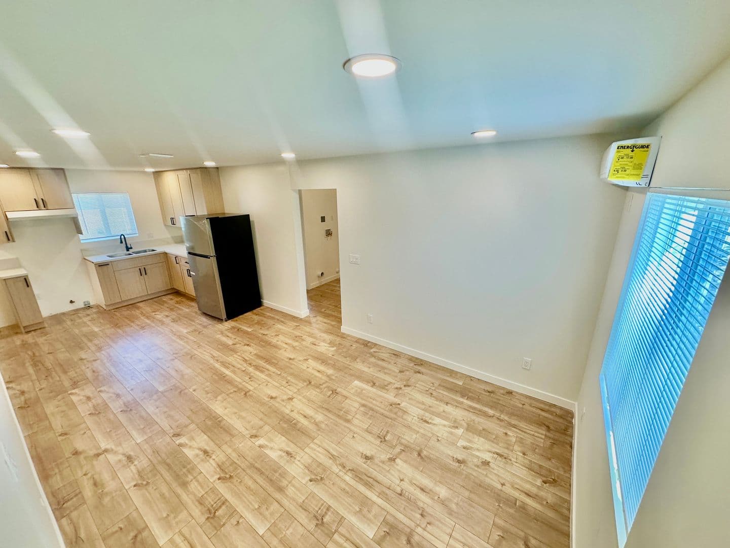 Los Angeles Apartment: 1412 1/2 N Hazard Ave