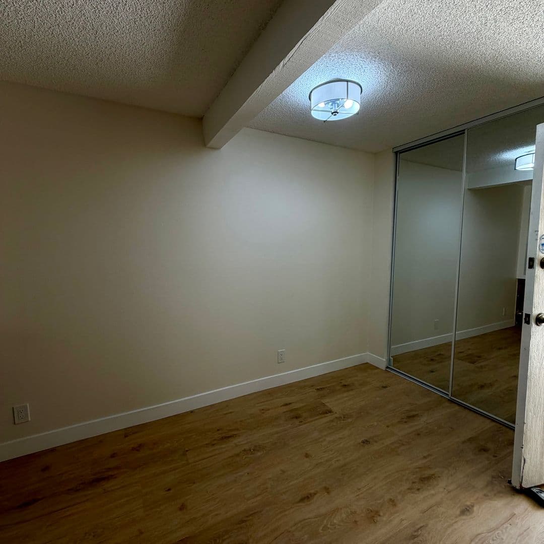 Canoga Park Condo: 21801 Roscoe Blvd. #128