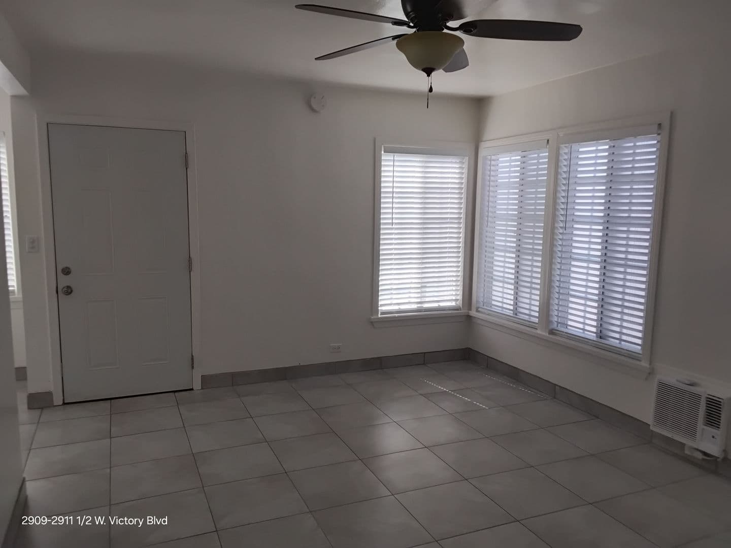 Burbank Apartment: 2909 W. Victory Blvd .
