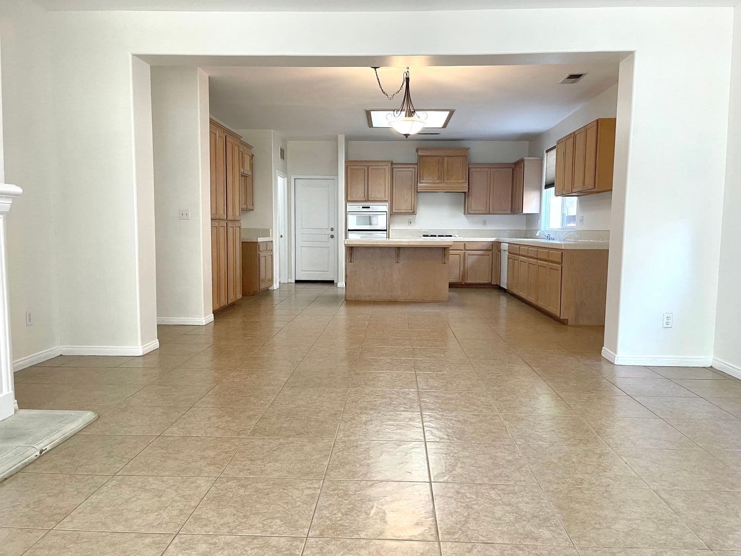 Bakersfield House: 11701 Valley Forge Way