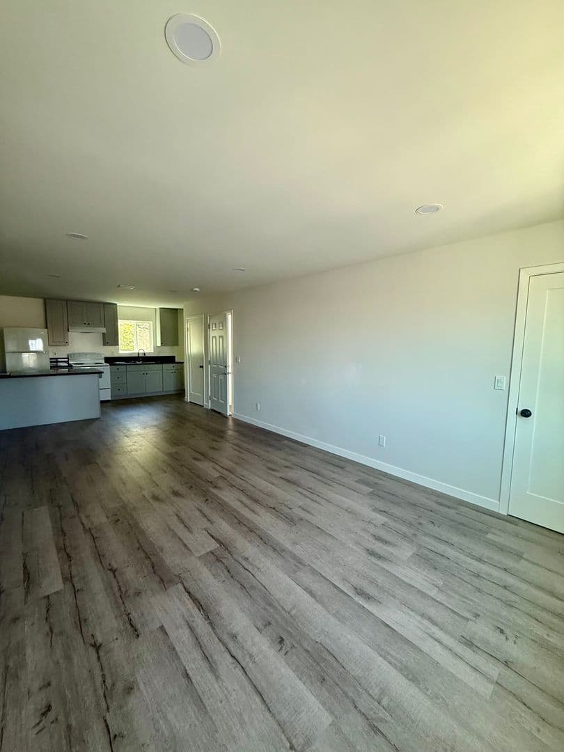 Los Angeles House: 5844 1/2 Denver Ave