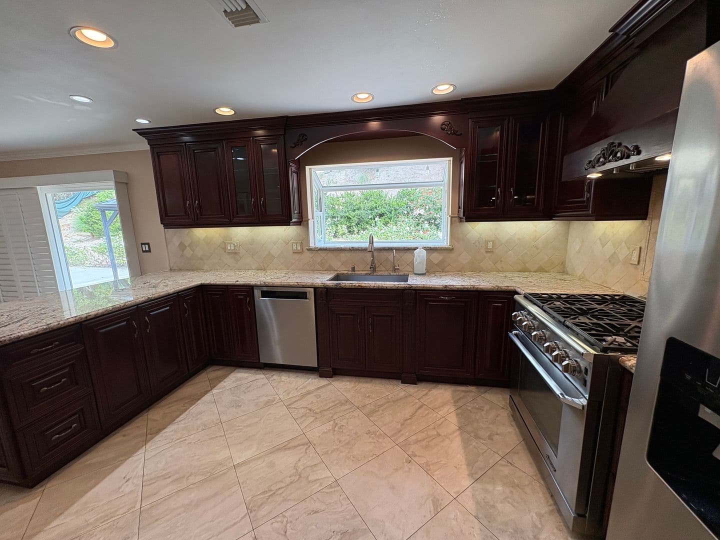 Granada Hills House: 12130 Rahn Ave