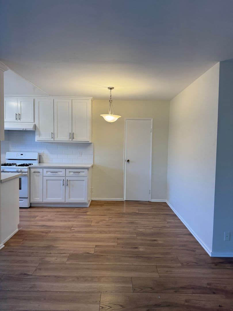 Los Angeles Apartment: 642 N. Hayworth Ave.
