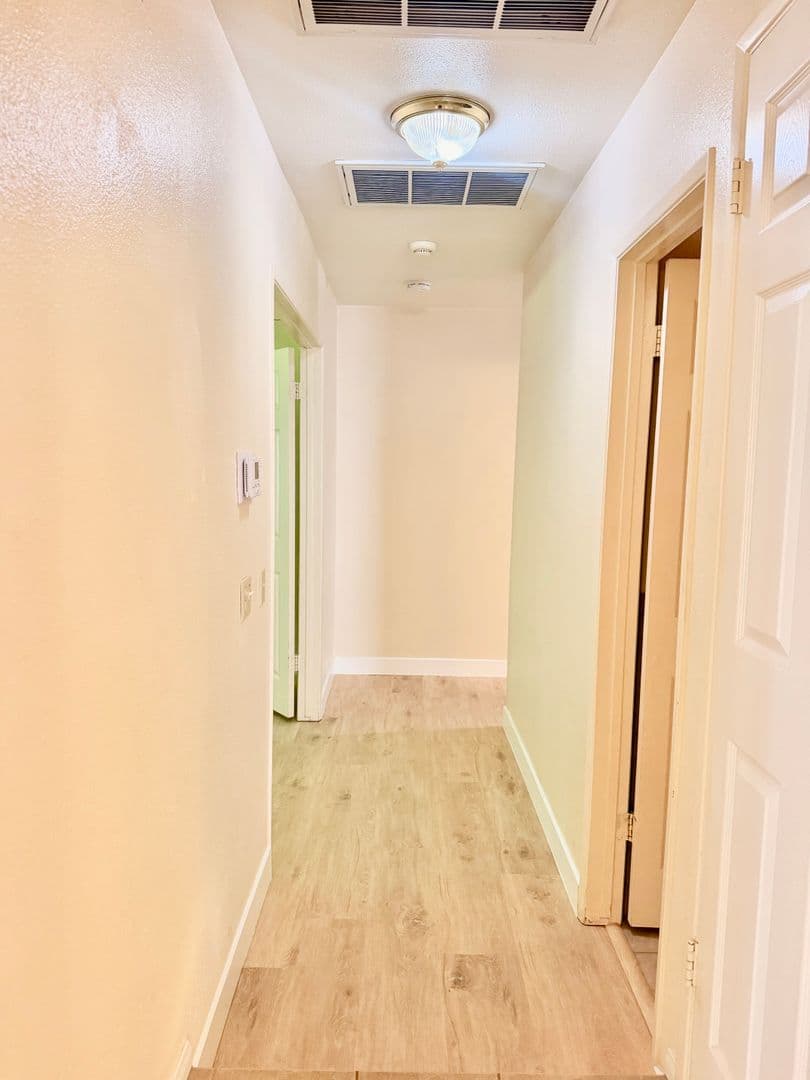Newbury Park House: 228 Eagle View Place