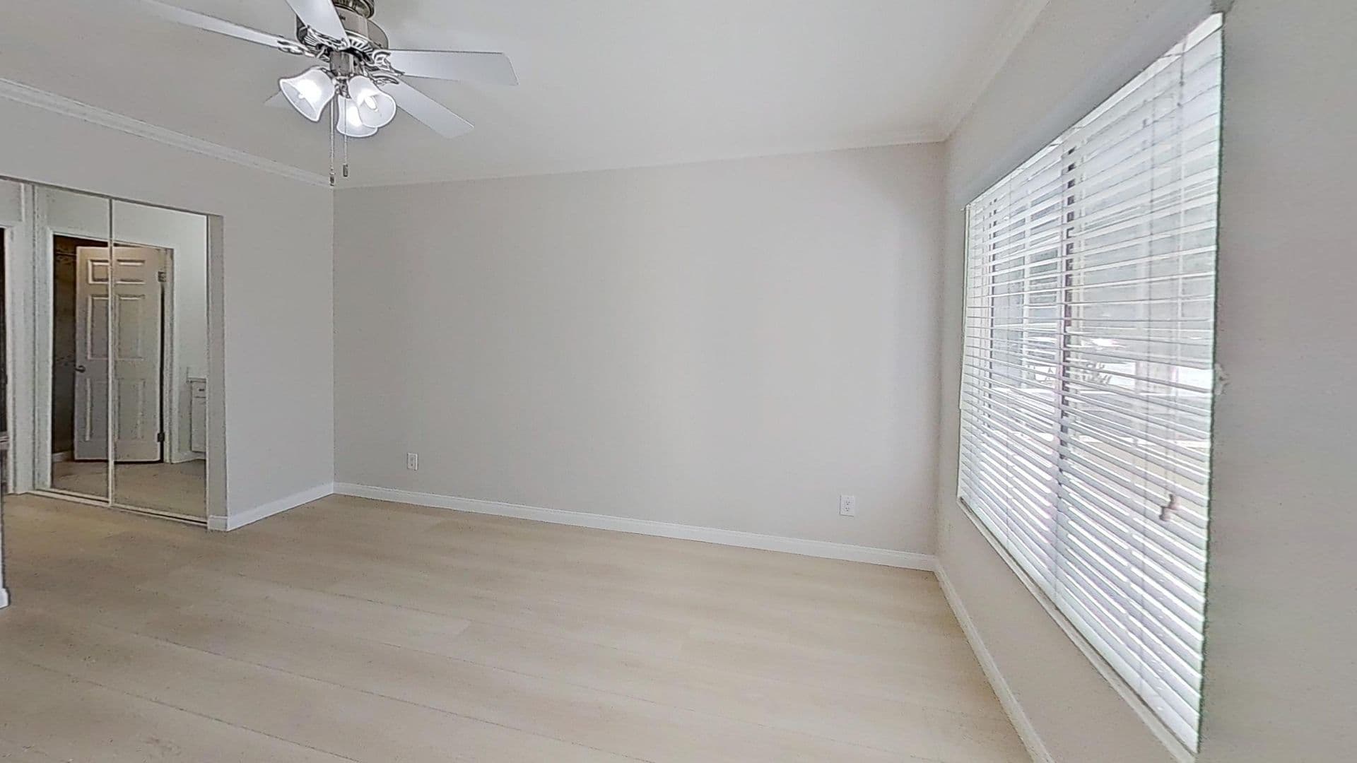 Woodland Hills Condo: 21450 Burbank Blvd. #120