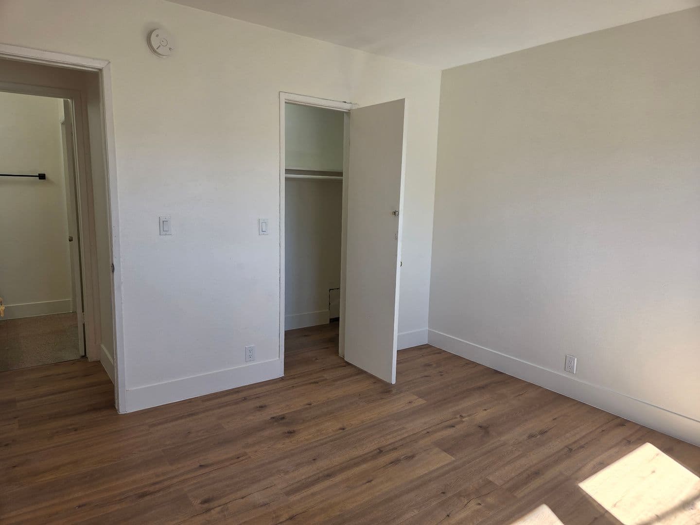 Van Nuys Apartment: 6416 Woodley Ave.