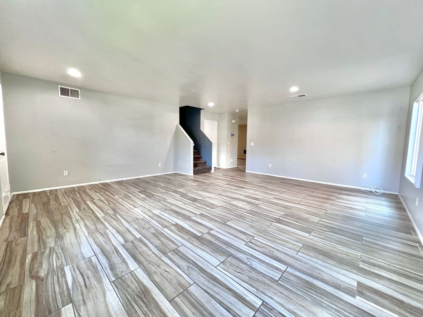 Perris House: 567 Botan St.