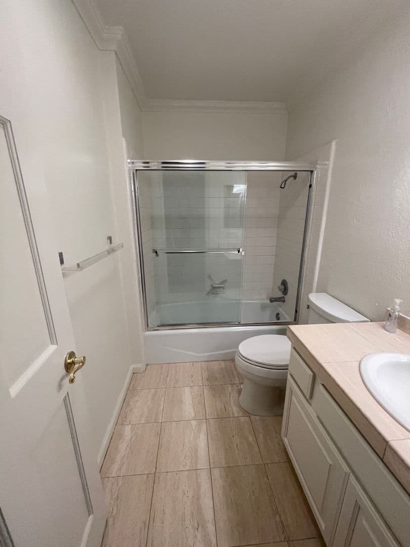 Corona Del Mar Condo: 19 Crest Circle  #19
