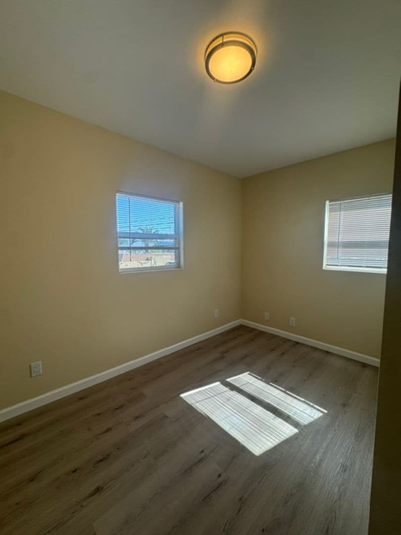Glendale Apartment: 1009 - 1011 Western Ave.