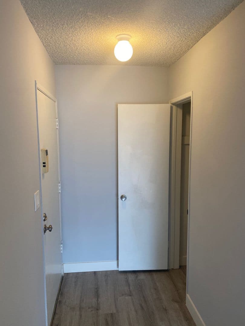 Los Angeles Apartment: 10425 Irene Street  - 304