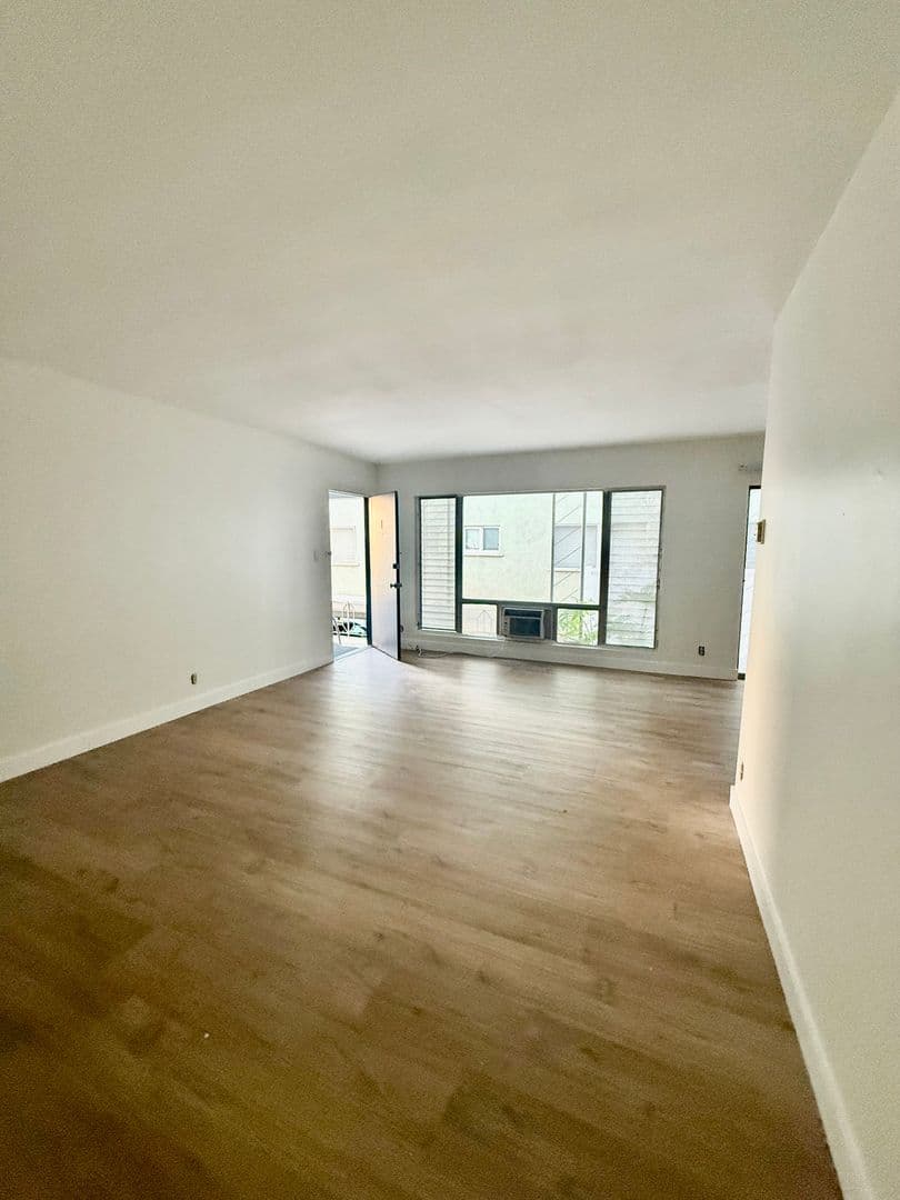 Los Angeles Apartment: 1479 S. Rexford Dr. #1