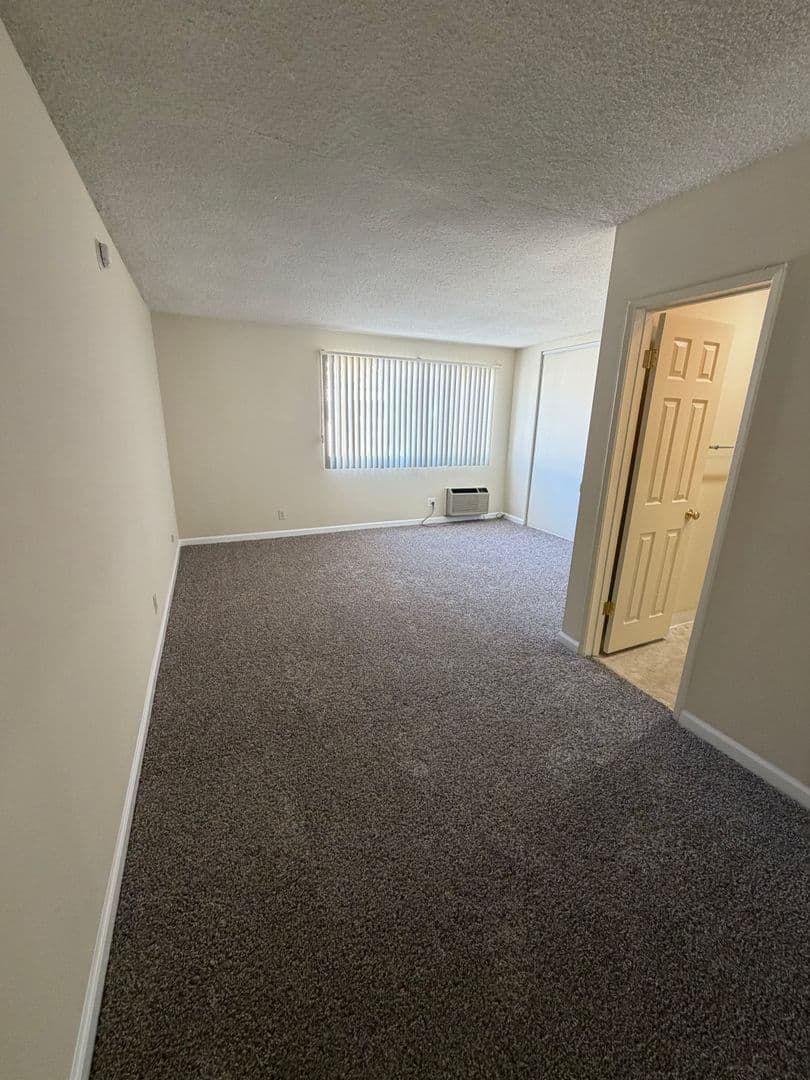 Northridge Apartment: 18530 Prairie St.