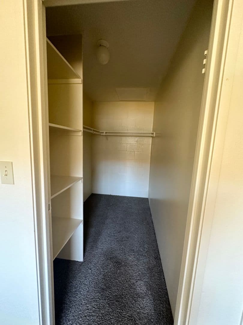 El Centro Apartment: 1678 Scott Ave.