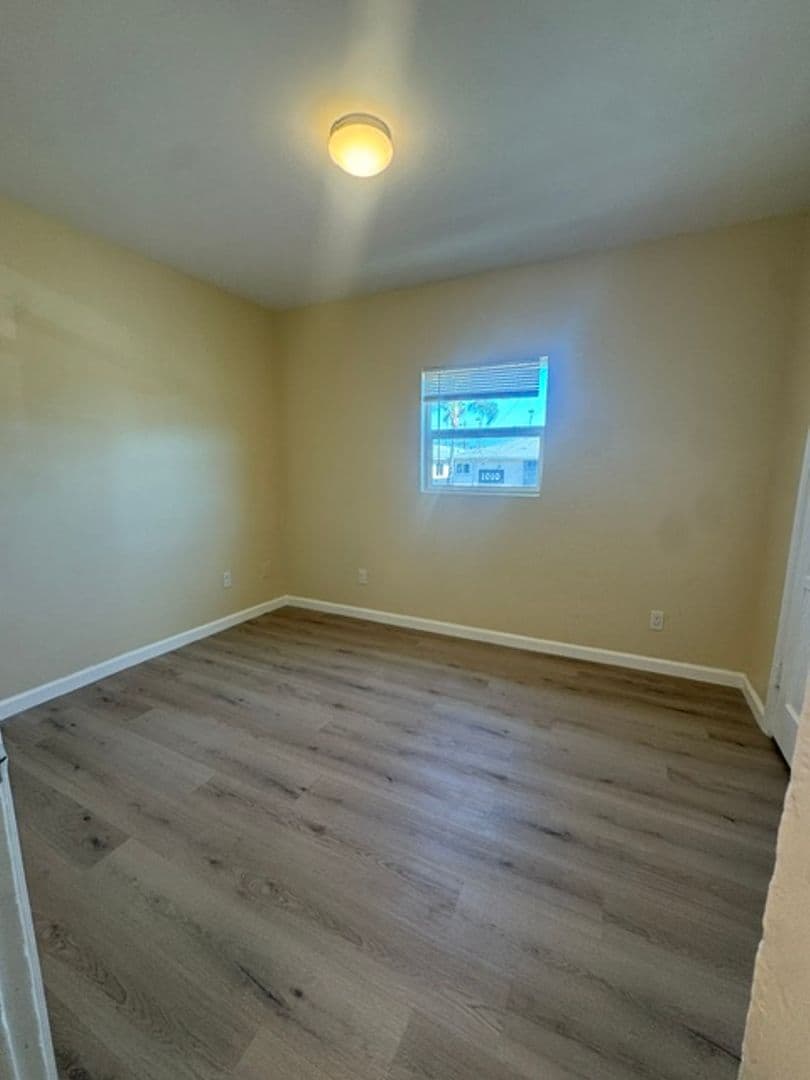 Glendale Apartment: 1009 - 1011 Western Ave.