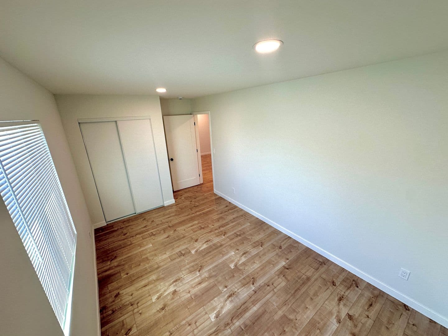 Los Angeles Apartment: 1412 1/2 N Hazard Ave