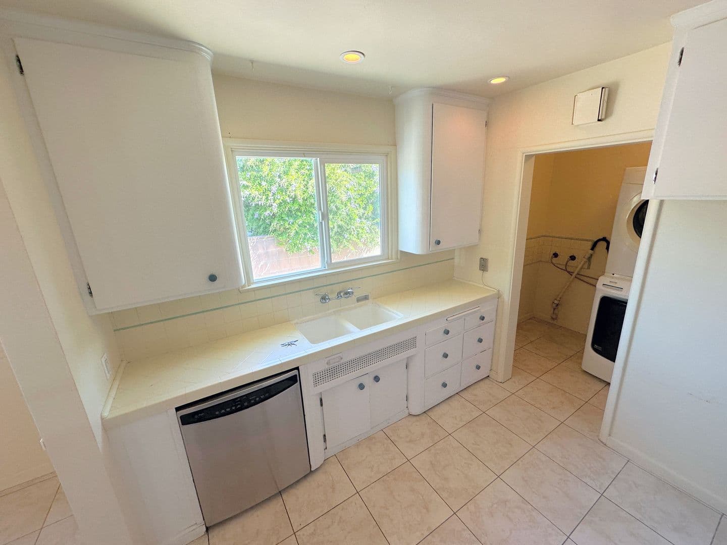 Mar Vista House: 3977 Coolidge Ave
