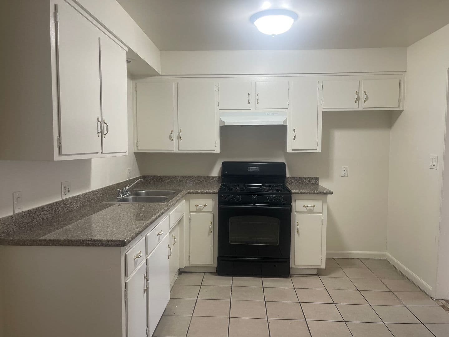 Bakersfield Apartment: 3600 N. Chester Ave.