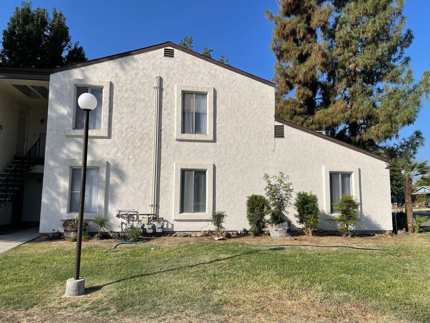 Shafter Apartment: 615 Kern St.