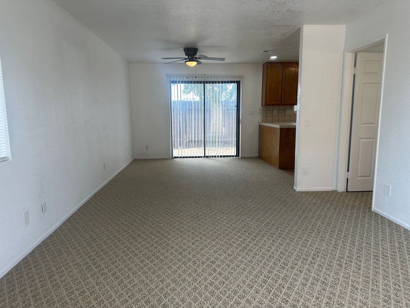 California City Apartment: 9848 Sally Ave.