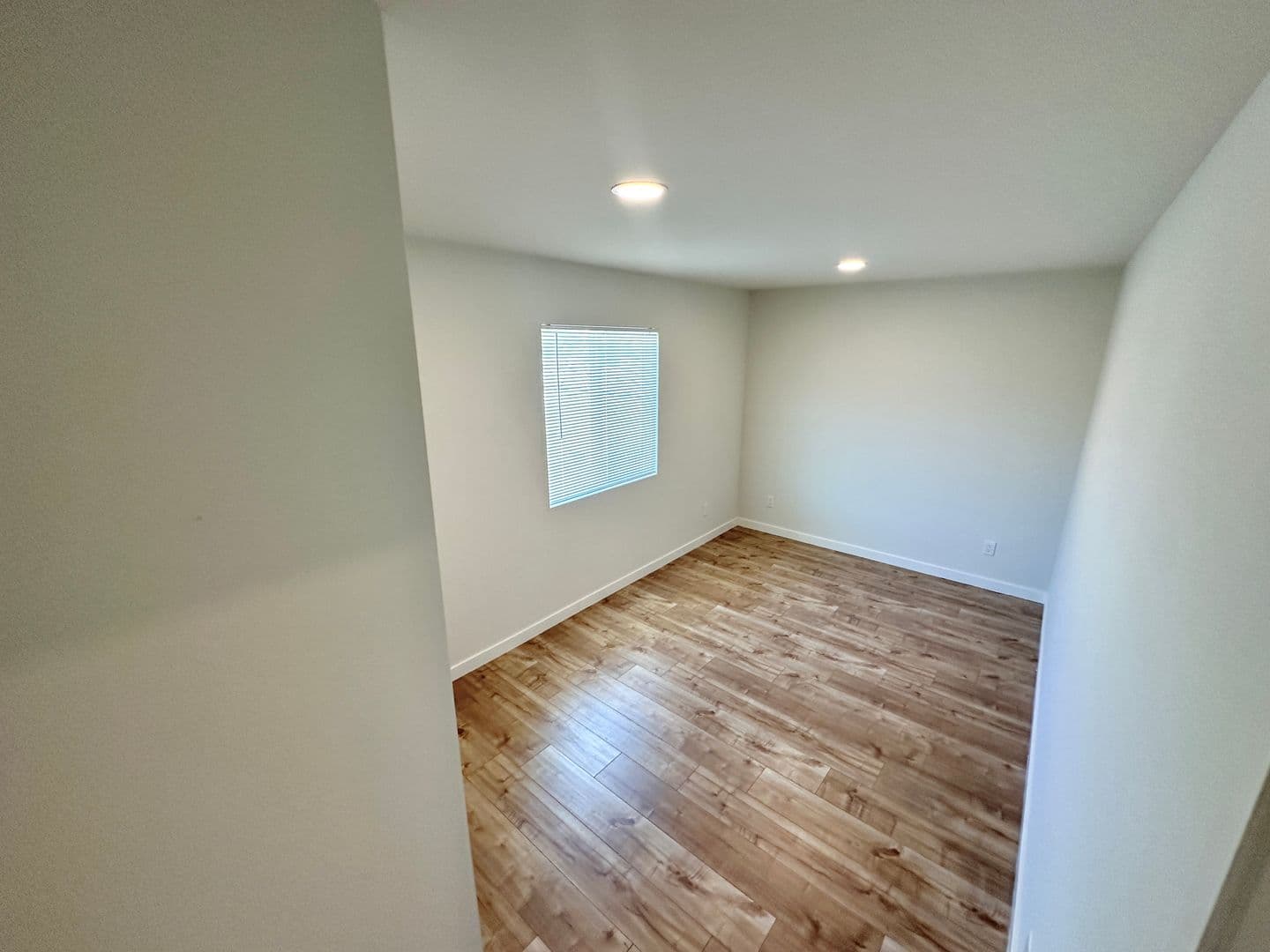 Los Angeles Apartment: 1412 1/2 N Hazard Ave