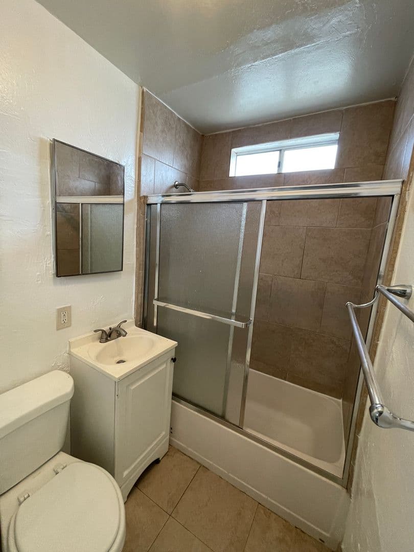 Glendale Apartment: 1009 - 1011 Western Ave.