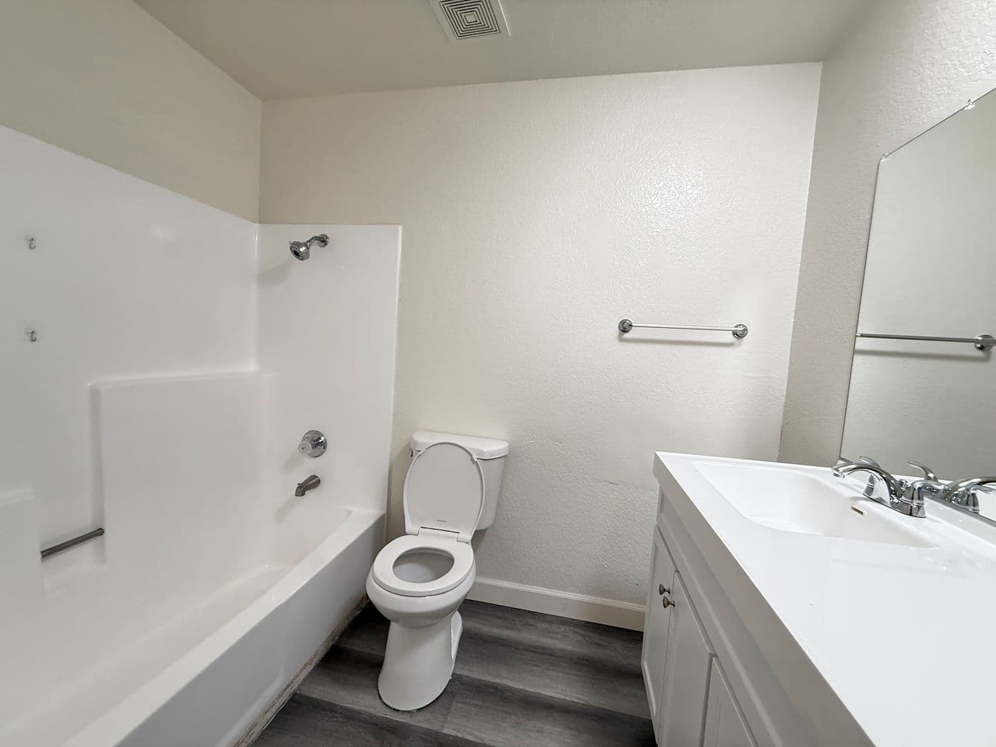 Redlands Apartment: 1109 Post St.