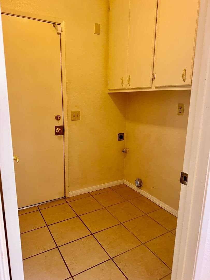 Newbury Park House: 228 Eagle View Place