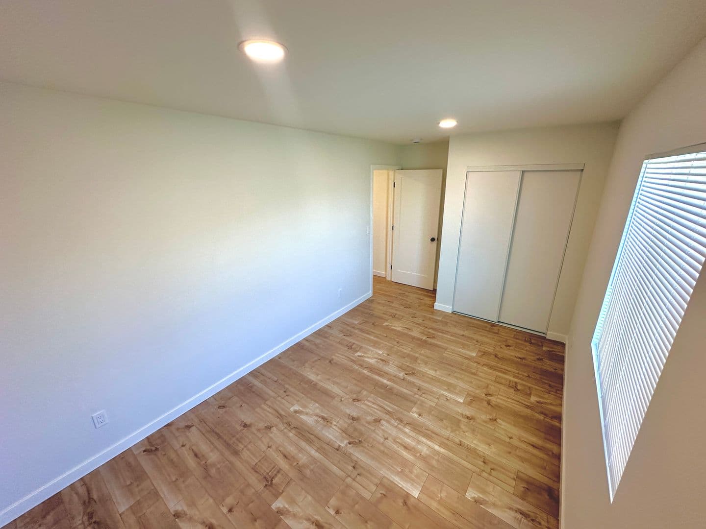 Los Angeles Apartment: 1412 1/2 N Hazard Ave