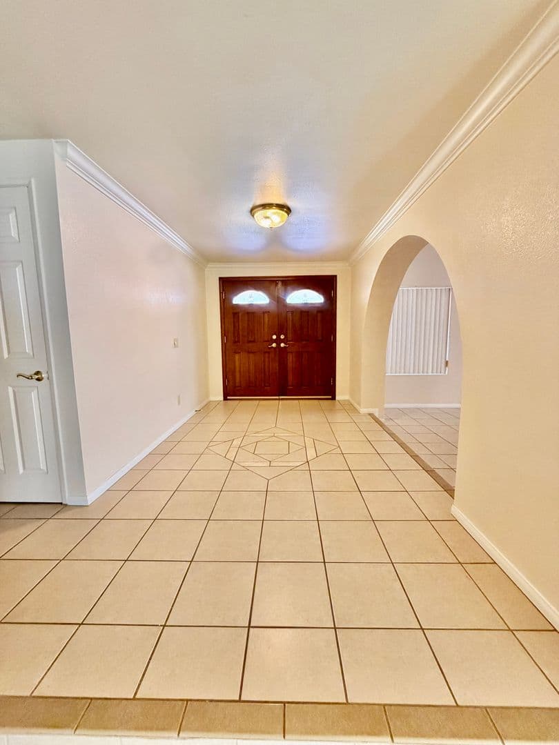Newbury Park House: 228 Eagle View Place
