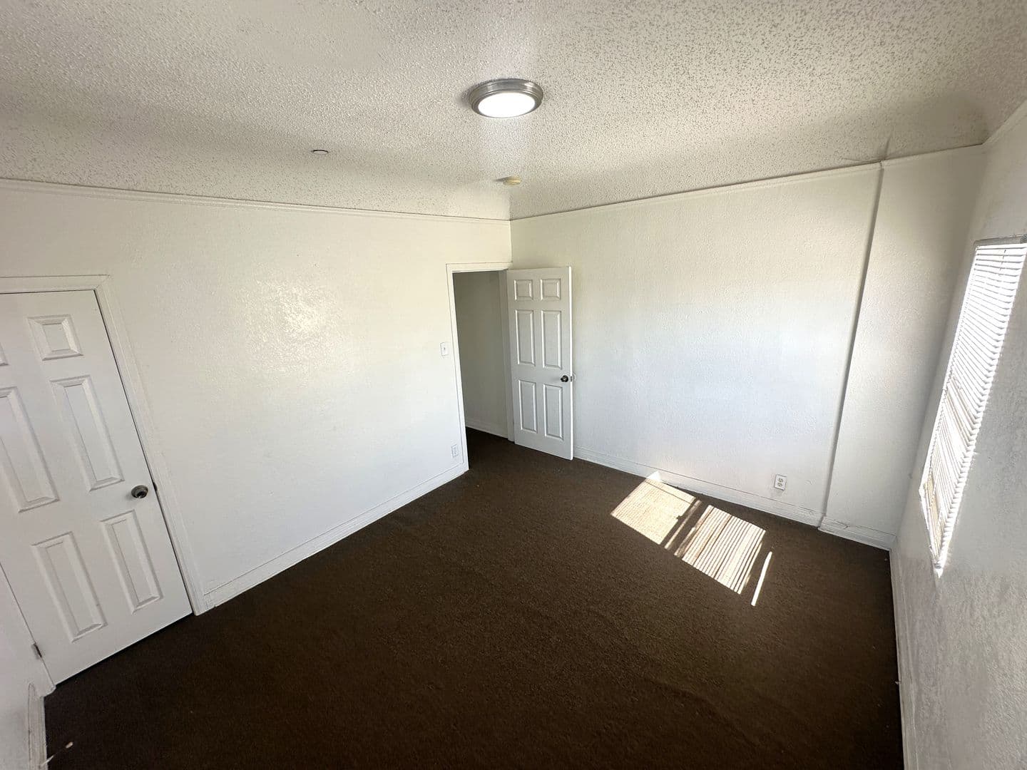 Los Angeles Apartment: 1458-1464 W. 45th St.