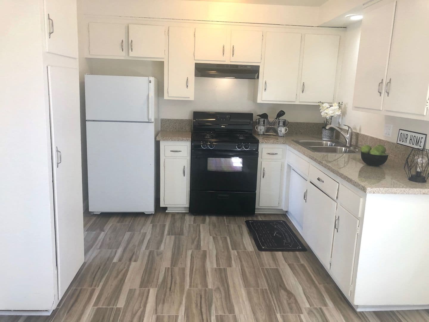 Bakersfield Apartment: 3600 N. Chester Ave.