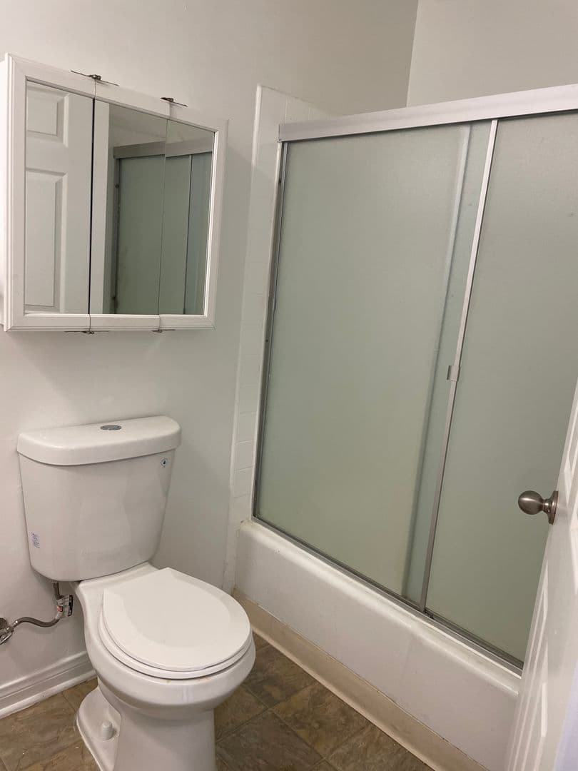 Canoga Park Apartment: 21707 Roscoe Blvd
