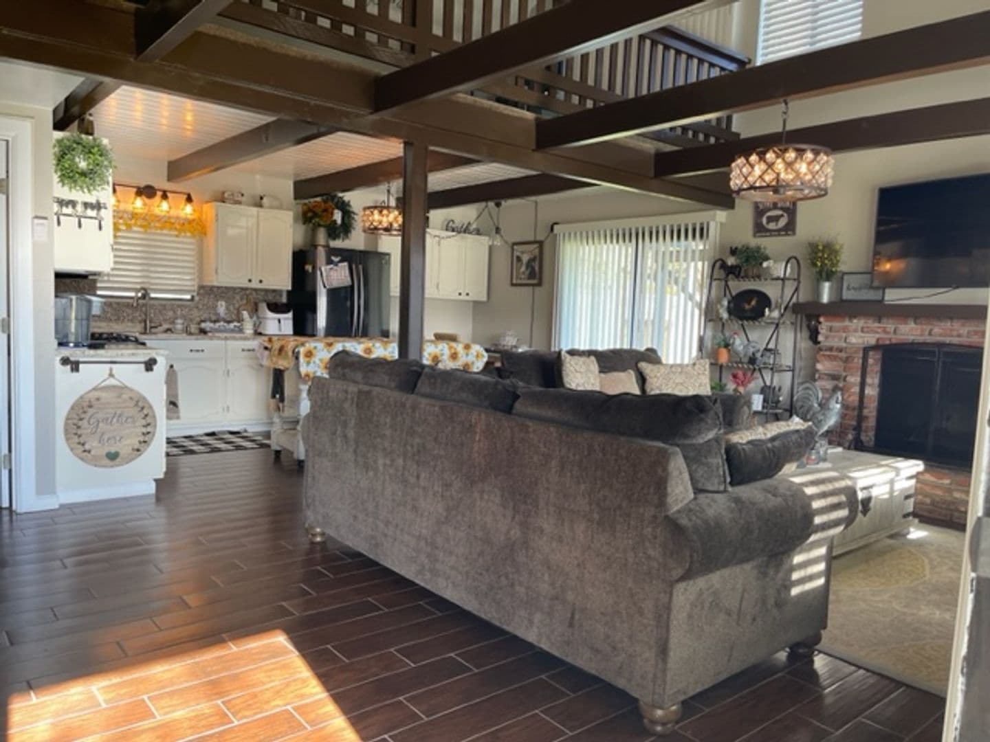 Tehachapi House: 24441 Oak Tree Court