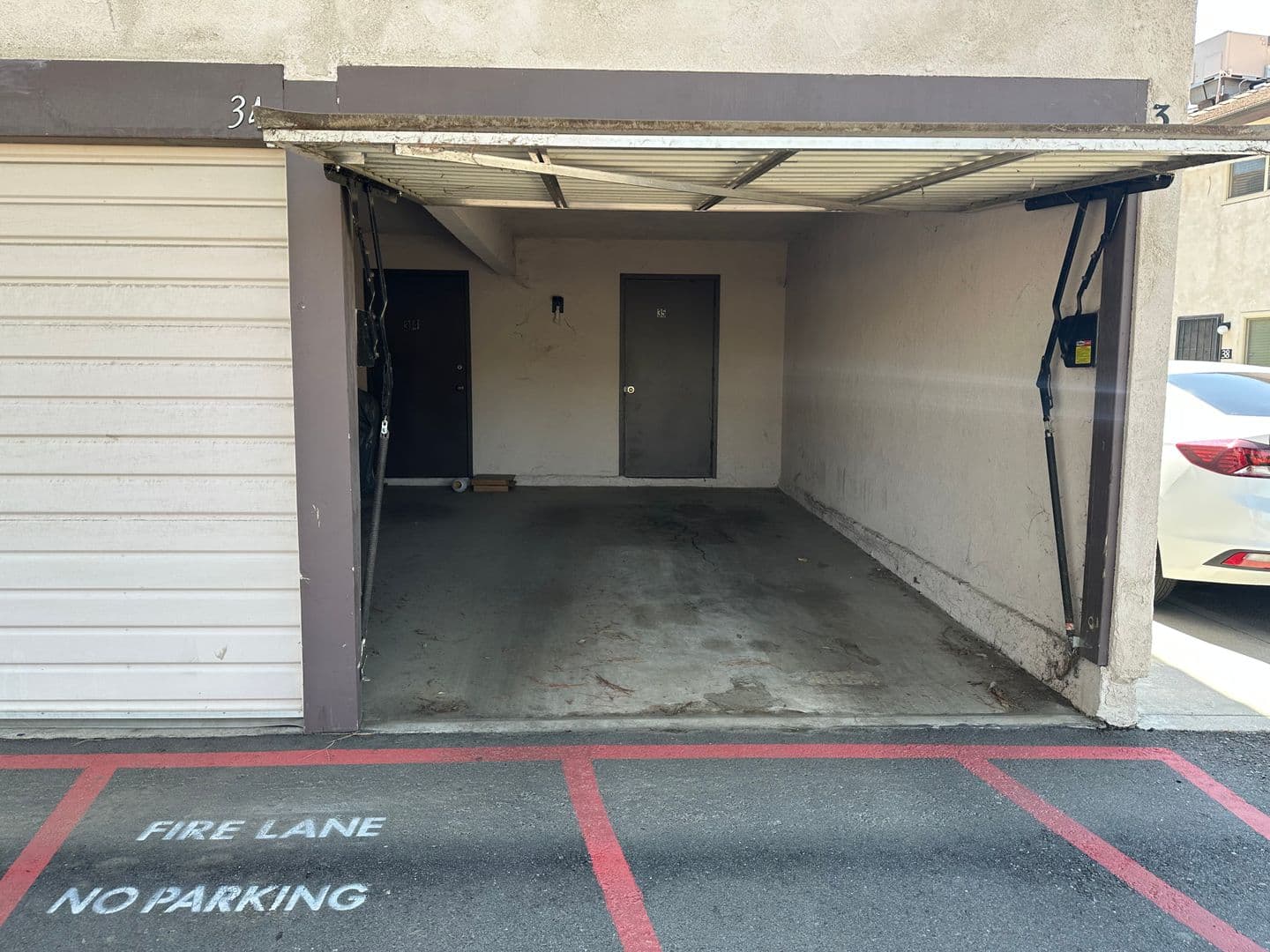 Bakersfield House: 3333 El Encanto Court
