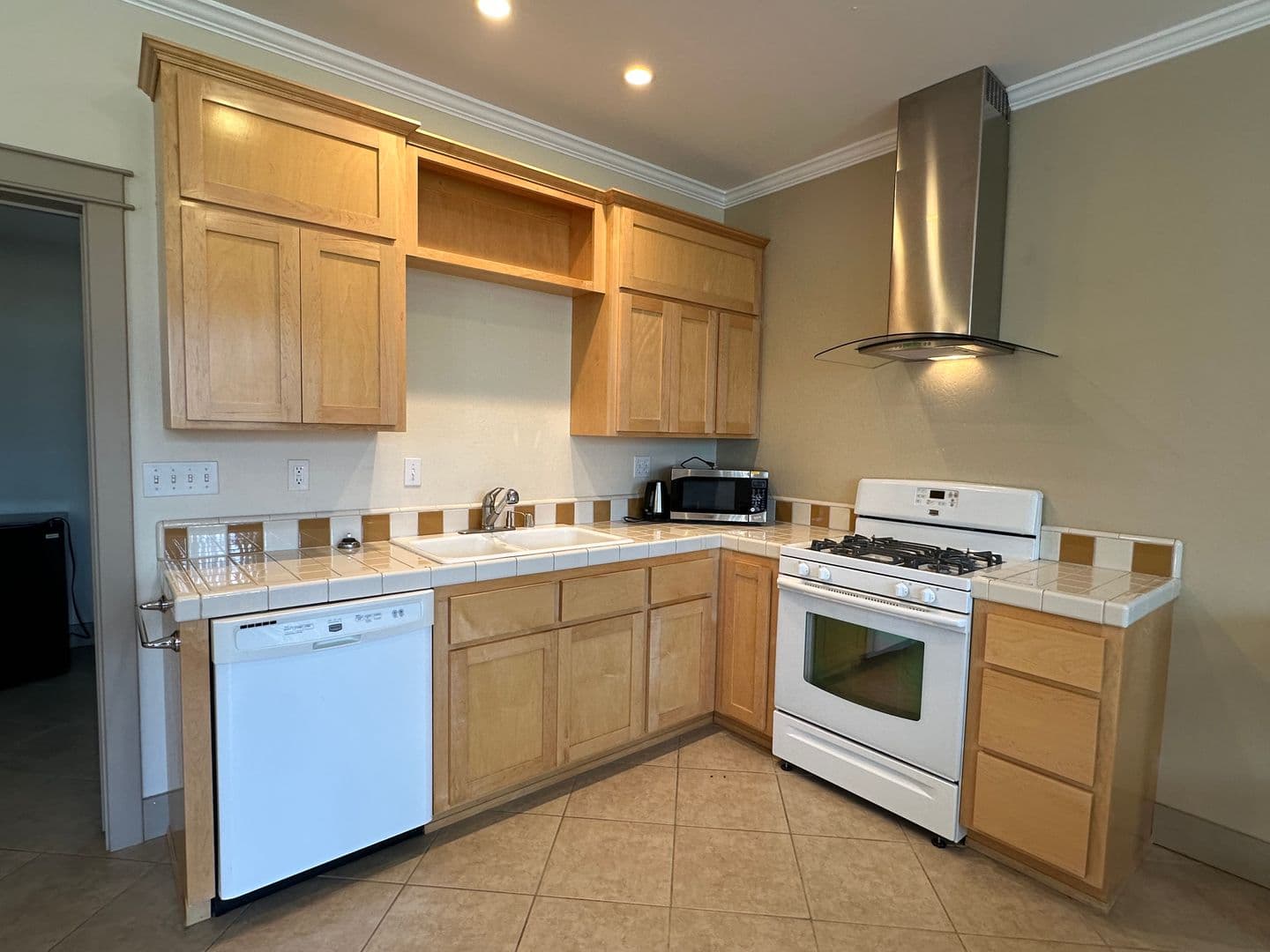 Tehachapi House: 20203 Pegasus St.