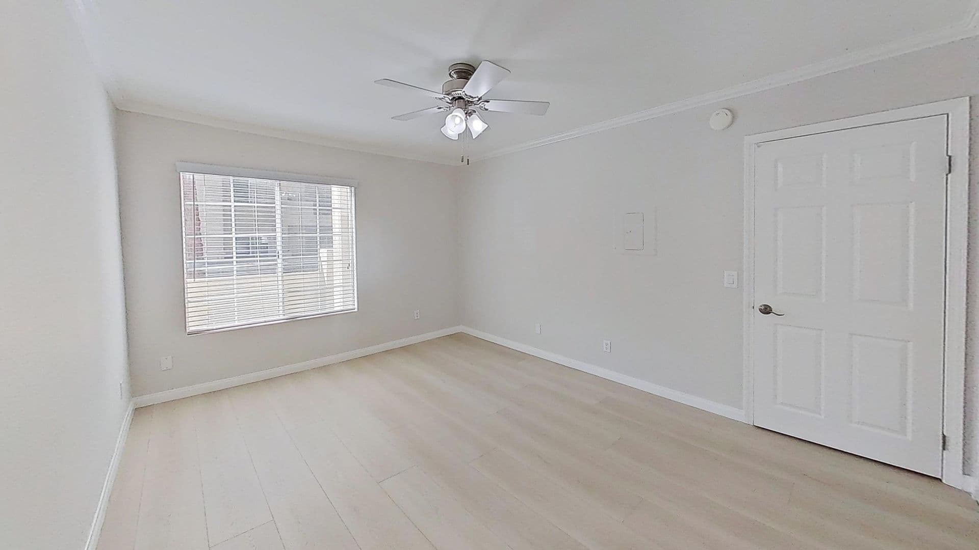 Woodland Hills Condo: 21450 Burbank Blvd. #120