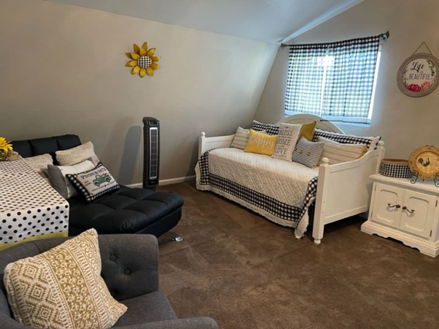 Tehachapi House: 24441 Oak Tree Court