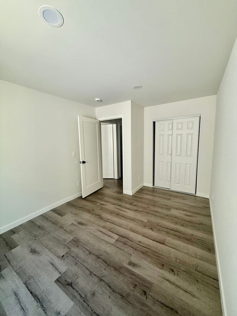 Los Angeles House: 5840 Denver Ave  - 5840