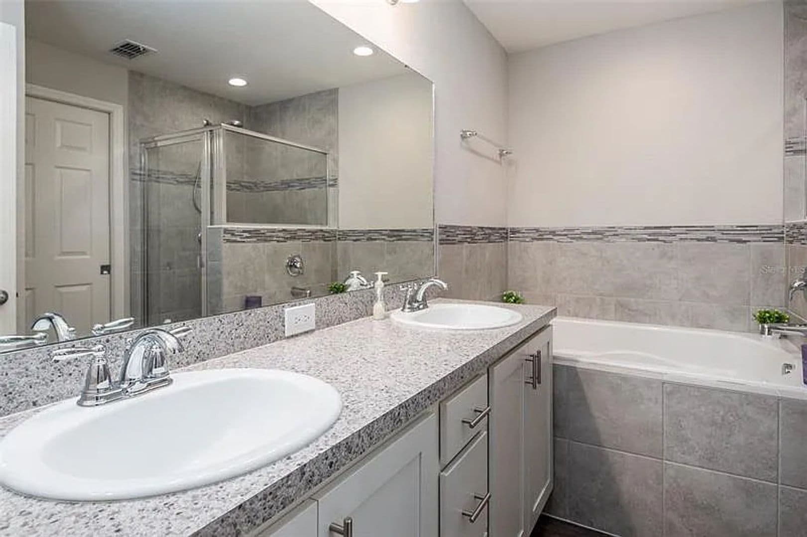 Lakeland House: 3902 White Ibis Rd